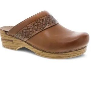 DANSKO Saundra Clog